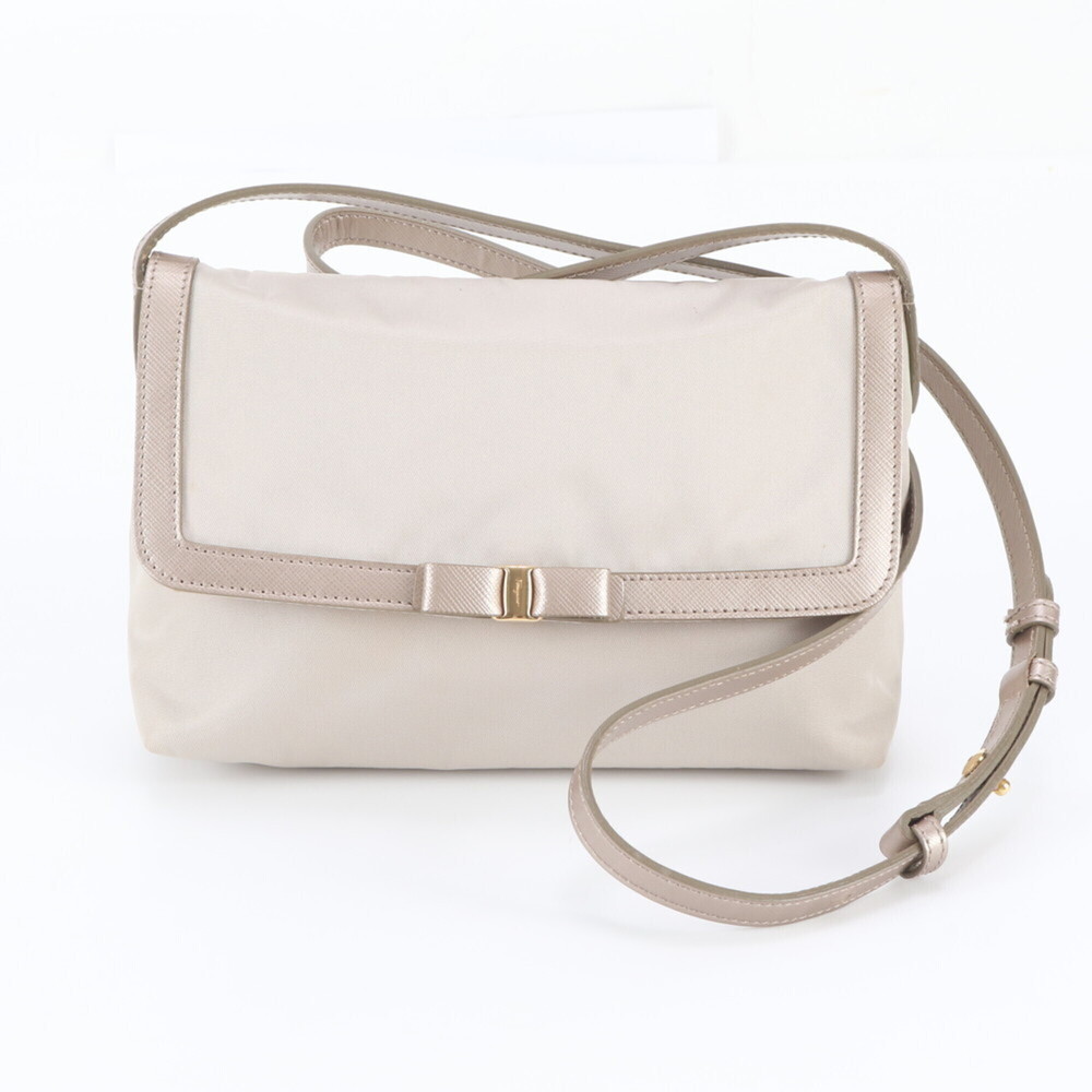 Salvatore Ferragamo Vara Ribbon AU-22 B142 Leather Shoulder Bag for Women